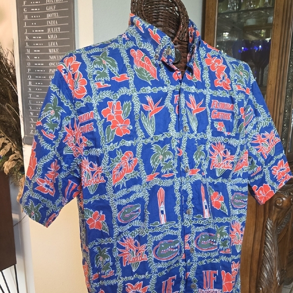 Vibrant Florida Gators Blue and Orange Men's Hawaiin Shirt - Picture 9 of 14